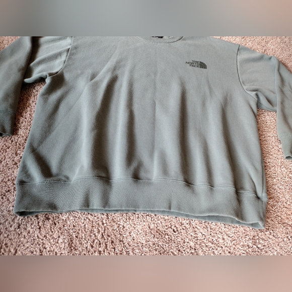 The North Face Men's Balsam Green Crewneck - Picture 7 of 10